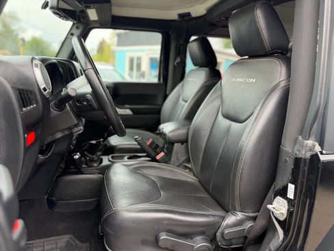 Used 2016 Jeep Wrangler Rubicon AWD/4WD image 10