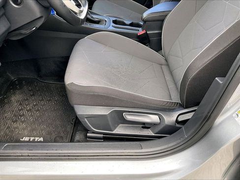 Used 2025 Volkswagen Jetta Sport FWD image 30
