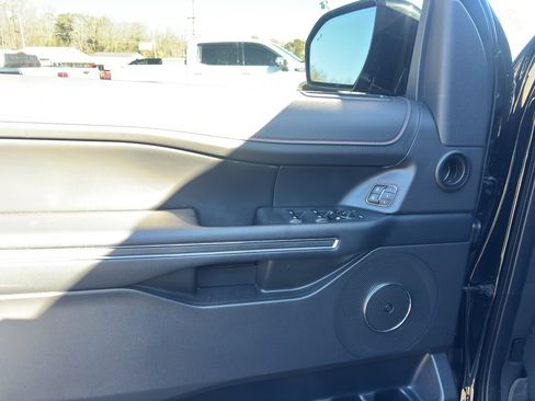 Used 2023 Ford Expedition Limited image 16