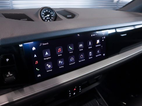 Certified 2024 Porsche Cayenne Coupe AWD/4WD image 19
