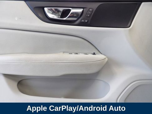 Used 2019 Volvo S60 T5 Momentum image 9