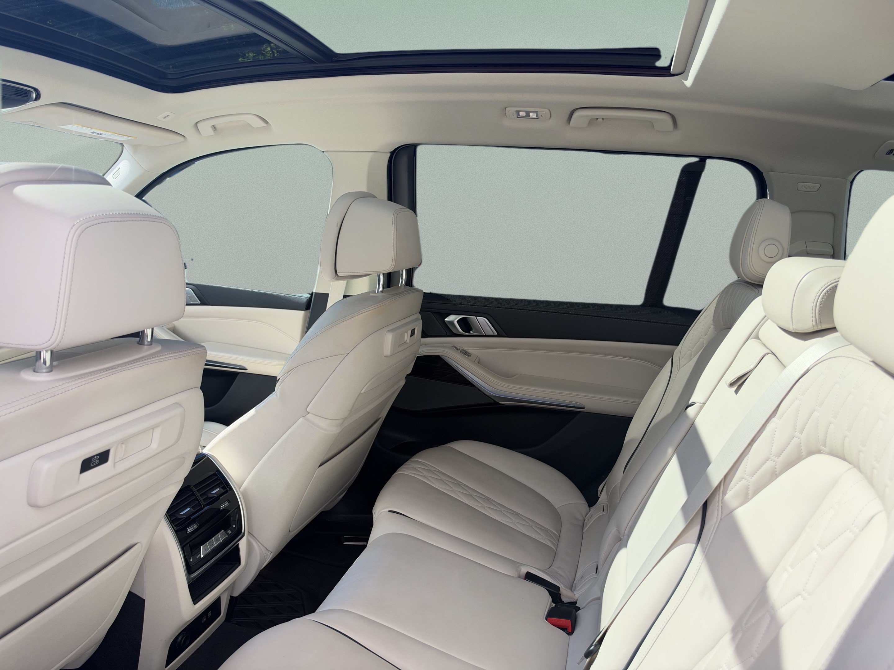 Used 2020 BMW X7 xDrive40i w/ Premium Package AWD/4WD image 31