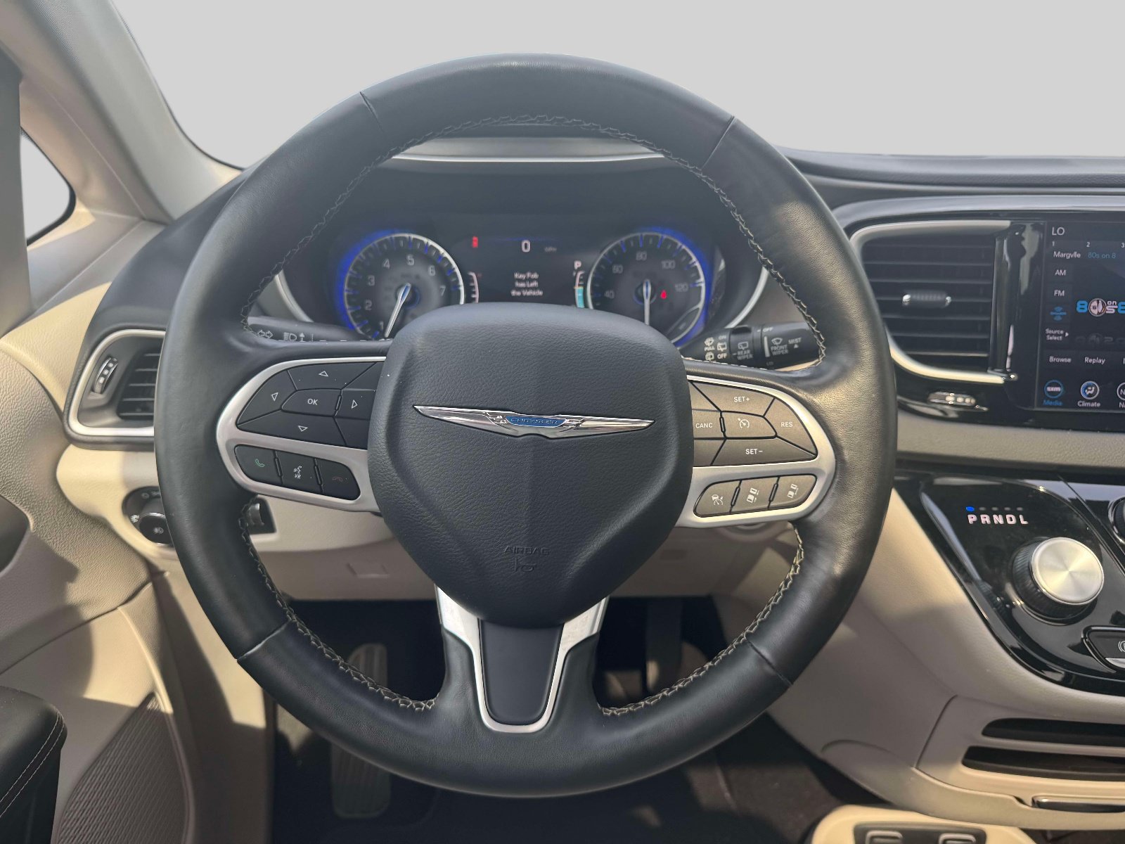 Used 2020 Chrysler Pacifica Touring-L w/ Advanced Safetytec Group FWD image 12