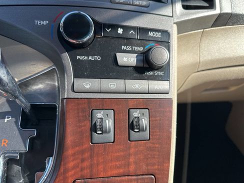 Used 2009 Toyota Venza AWD image 22