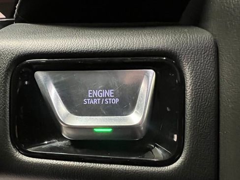 Used 2025 GMC Yukon XL Denali image 34