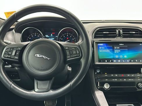 Used 2019 Jaguar F-PACE Premium AWD/4WD image 10