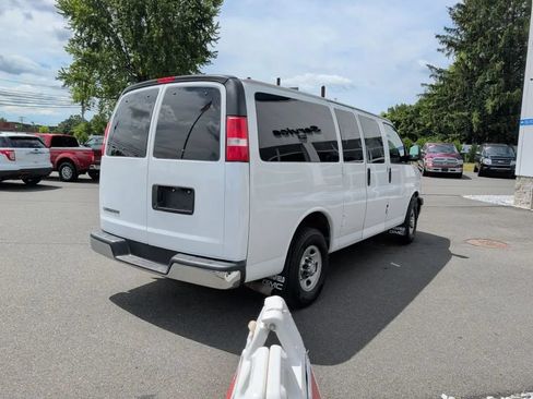 Used 2017 Chevrolet Express 2500 LT w/ LT Preferred Equipment Group RWD image 8