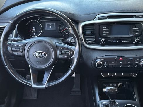 Used 2016 Kia Sorento AWD w/ LX Convenience Package image 14