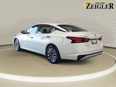 Certified 2025 Nissan Altima 2.5 SV FWD image 7