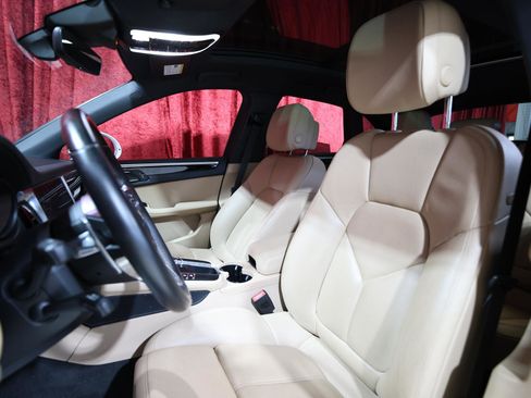 Used 2019 Porsche Macan AWD/4WD image 13