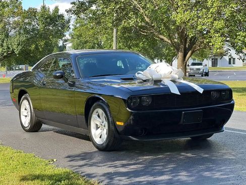 Used 2012 Dodge Challenger SXT image 8