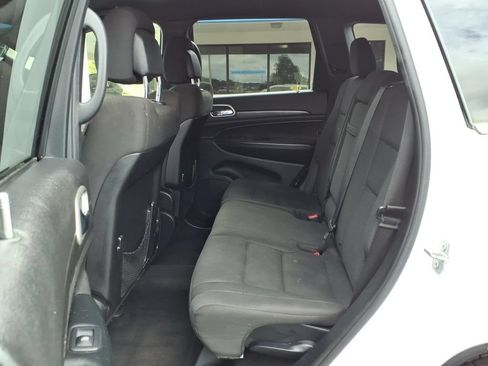 Used 2018 Jeep Grand Cherokee Laredo AWD/4WD image 4