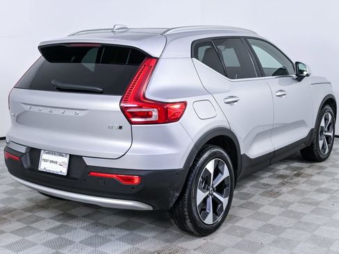 Certified 2025 Volvo XC40 B5 Plus image 29