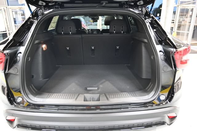 New 2026 Chevrolet Trax RS w/ Sunroof Package FWD image 29