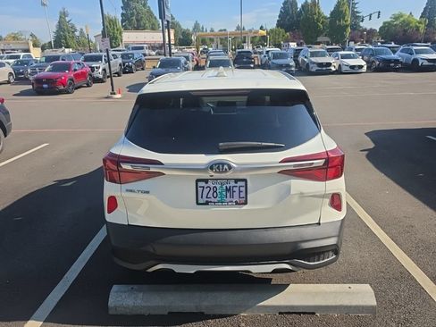 Used 2021 Kia Seltos LX AWD/4WD image 4