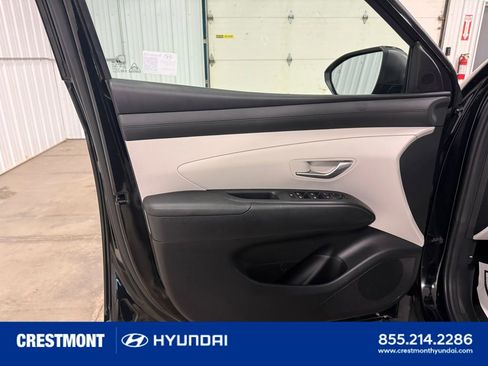 Used 2025 Hyundai Tucson SE AWD/4WD image 14