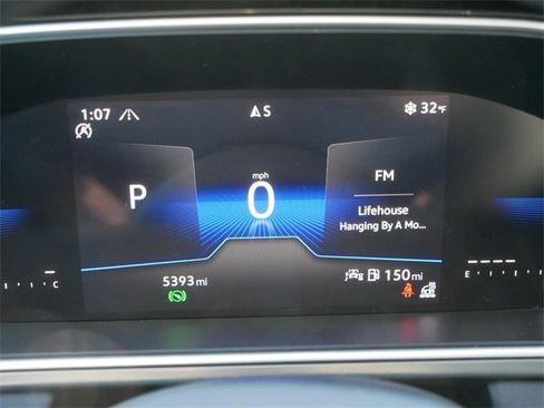 Certified 2025 Volkswagen Taos SE image 27