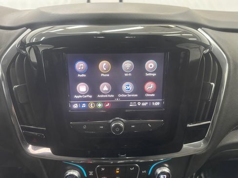 Used 2023 Chevrolet Traverse LT image 27