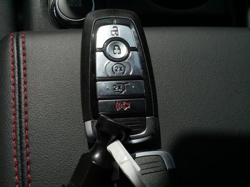 Used 2025 Ford Explorer ST-Line w/ Premium Package AWD/4WD image 33