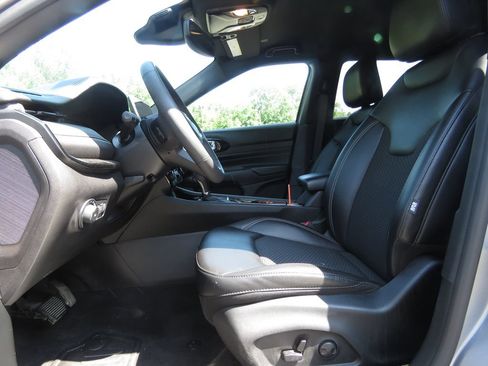 Used 2023 Jeep Compass Latitude w/ Convenience Group AWD/4WD image 10