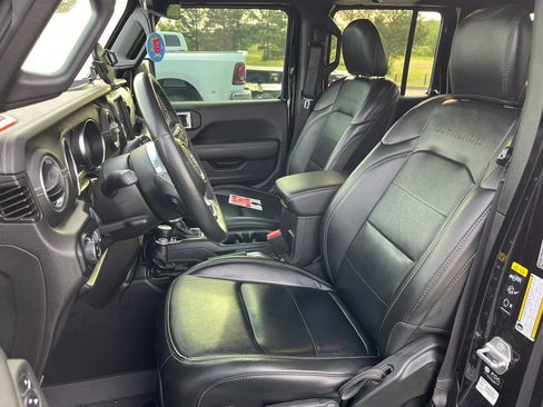 Used 2022 Jeep Gladiator Overland w/ Popular Equipment Package image 7