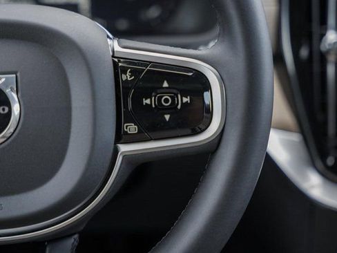 New 2026 Volvo XC90 B6 Plus w/ Protection Package Premier image 27