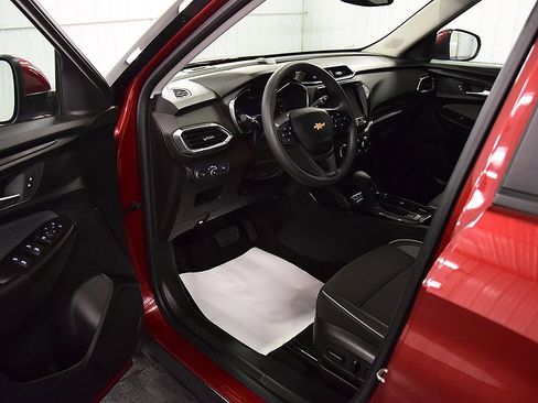 Used 2022 Chevrolet TrailBlazer LT w/ Convenience Package image 14