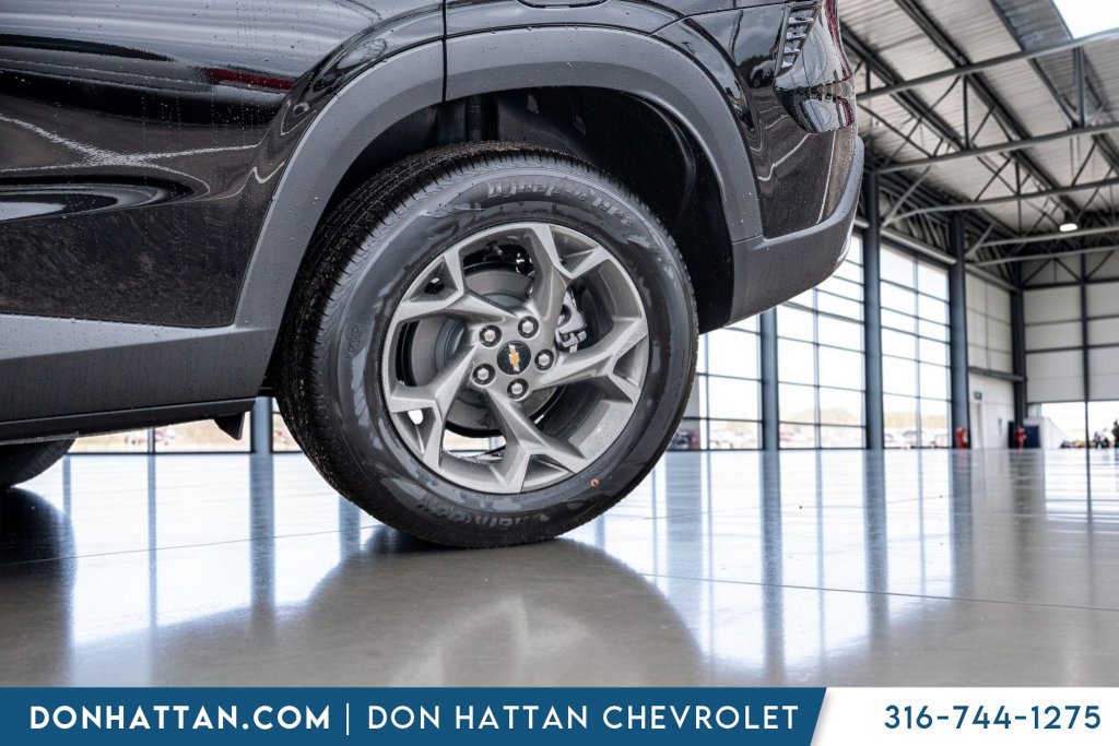 New 2026 Chevrolet Trax LT w/ LT Convenience Package FWD image 35