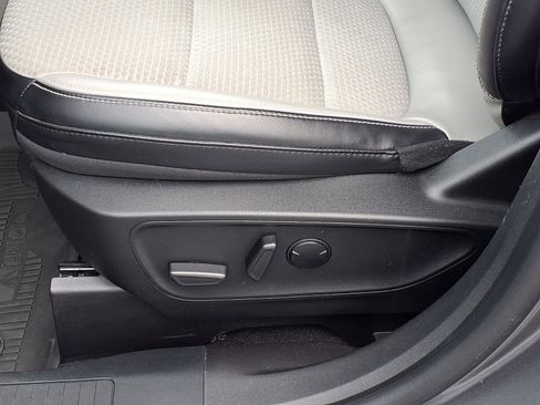 Used 2023 Ford Escape SE FWD image 4
