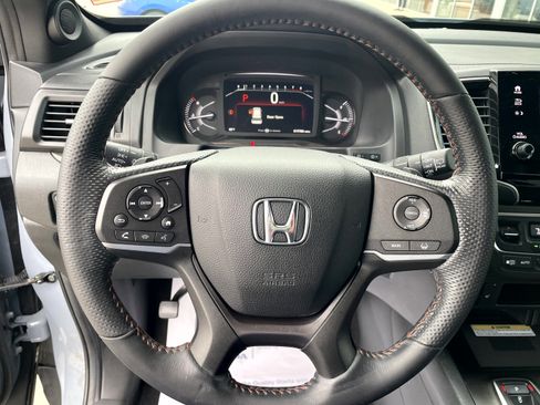 Used 2023 Honda Passport TrailSport image 13