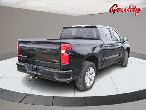 Used 2020 Chevrolet Silverado 1500 Custom w/ Infotainment Package image 3