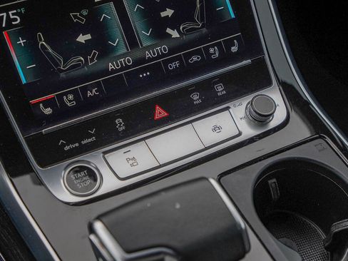 Used 2022 Audi Q7 3.0T Prestige w/ Prestige Package image 18