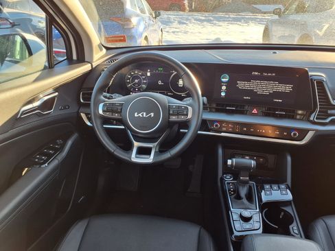 Certified 2025 Kia Sportage SX image 8