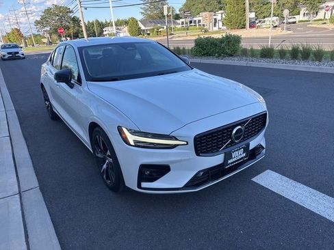 Certified 2024 Volvo S60 B5 Core image 7