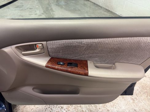 Used 2006 Toyota Corolla LE image 19