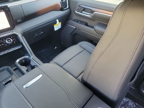 New 2026 GMC Sierra 3500 Denali w/ Denali Reserve Package image 14