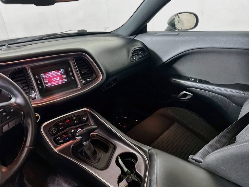 Used 2017 Dodge Challenger SXT RWD image 19