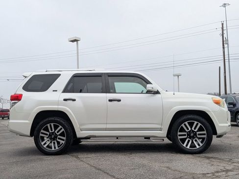 Used 2011 Toyota 4Runner SR5 image 4