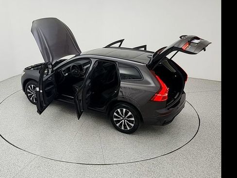 Used 2025 Volvo XC60 B5 Plus AWD/4WD image 40