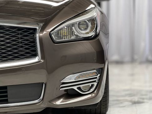 Used 2015 INFINITI Q70 L 5.6 w/ V8 Deluxe Technology Package image 4