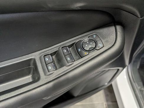Used 2024 Ford Edge SEL AWD/4WD image 13