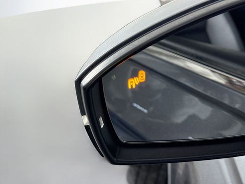 Used 2018 Volkswagen Tiguan SE AWD/4WD image 21