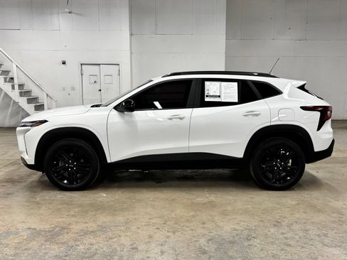Used 2025 Chevrolet Trax ACTIV w/ Driver Confidence Package FWD image 4