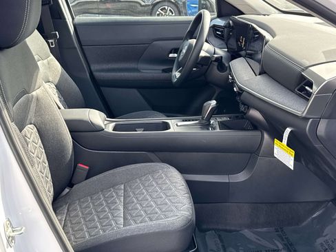 New 2026 Nissan Kicks SV w/ SV Premium Package image 25