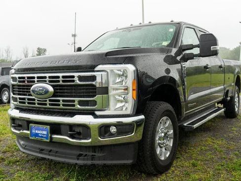 Used 2023 Ford F250 XLT AWD/4WD image 2