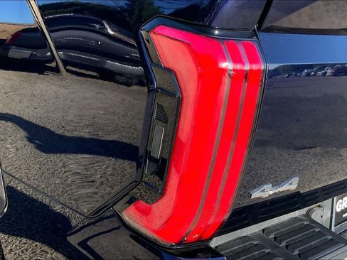 Used 2023 Toyota Tundra Limited AWD/4WD image 29