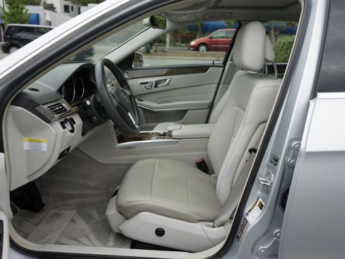 Used 2014 Mercedes-Benz E 350 Sedan image 17