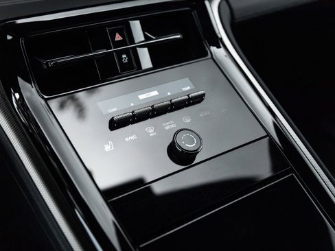Certified 2025 Porsche Panamera 4 E-Hybrid AWD/4WD image 26