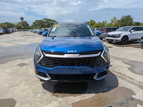 Certified 2025 Kia Sportage EX w/ Premium Package FWD image 3