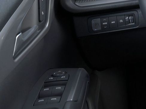 New 2026 Chevrolet Traverse LT w/ Driver Confidence Package AWD/4WD image 22